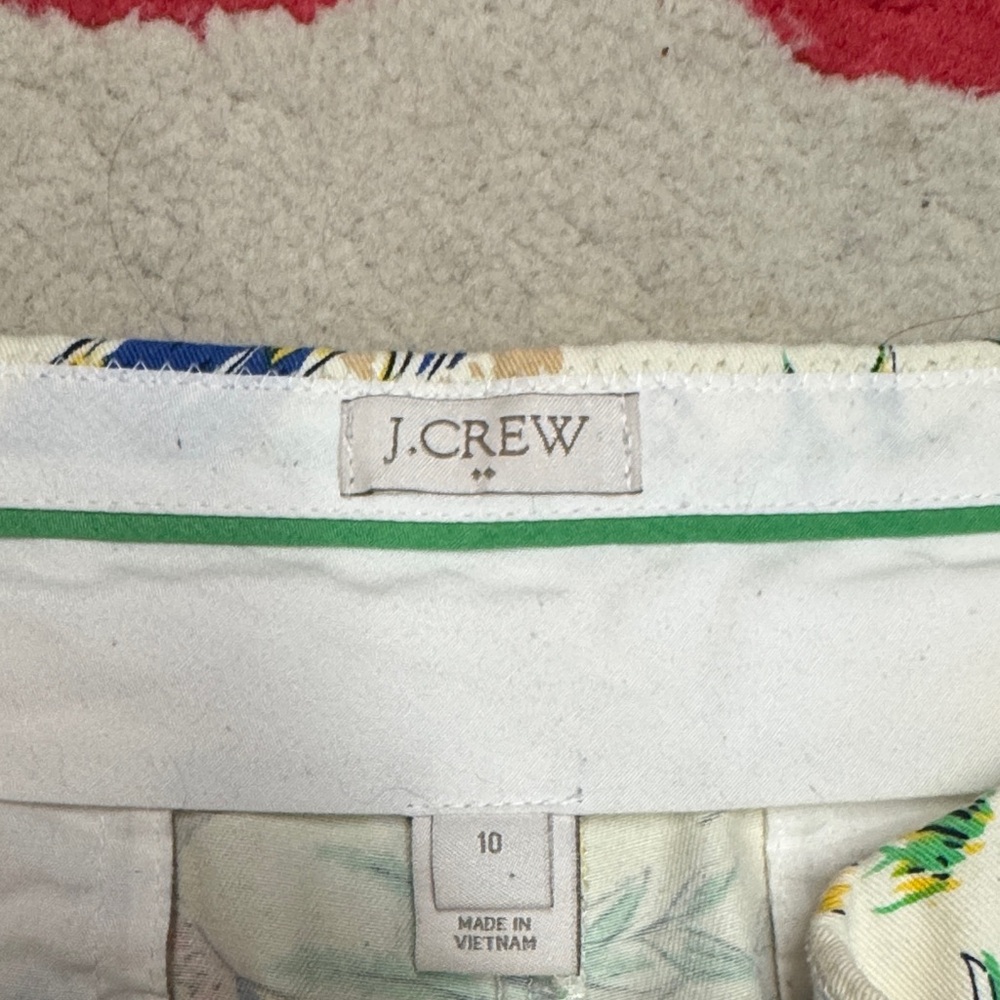 Women’s JCrew Tropical Hawaii Print Shorts - Cream - Picture 2 of 2
